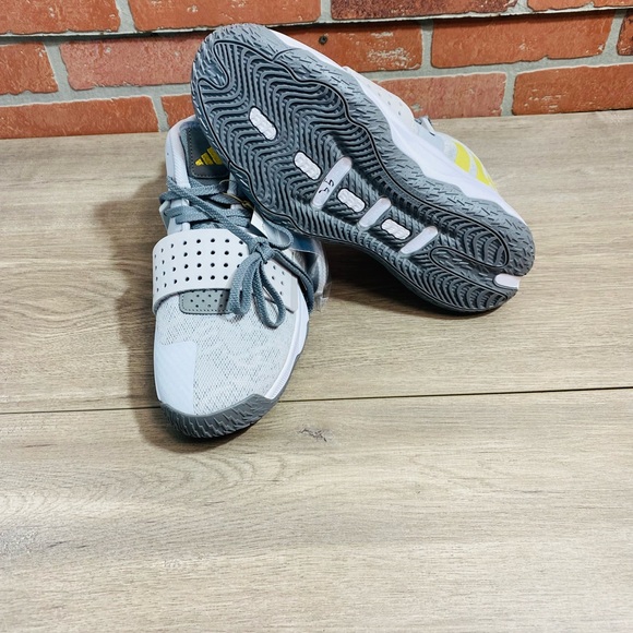 adidas Dame Basketball Shoe Men's Light Gray/Gold New without Box size 11 - Picture 3 of 16